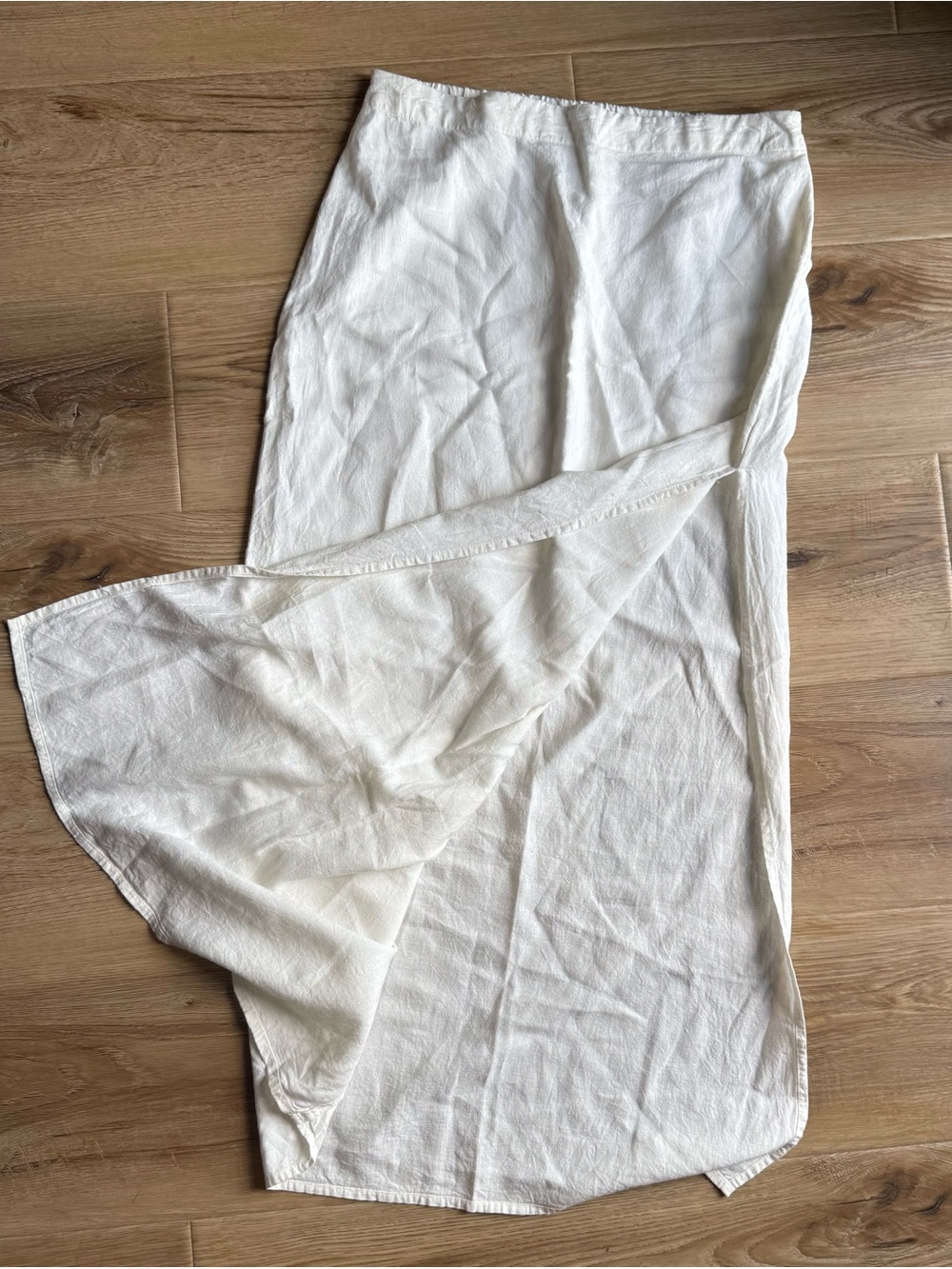Celandine White Midi Skirt with High Side Slit
NWOT - Picture 3 of 5